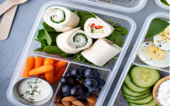 Sao chưa mời tôi ăn?